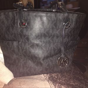 Black Michael kors purse